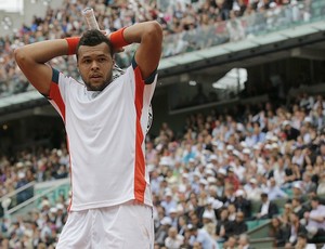 Jo-Wilfried Tsonga tênis Roland Garros quartas (Foto: AP)