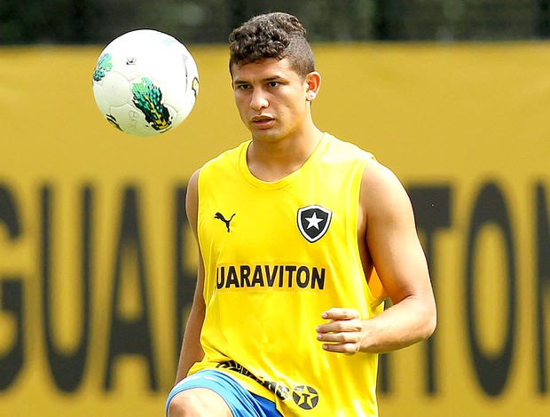 Elkeson no treino do Botafogo (Foto: Satiro Sodré / Agif)