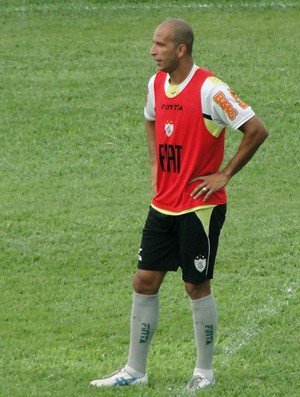 Fábio Júnior, atacante do América-MG (Foto: Leonardo Simonini / Globoesporte.com)