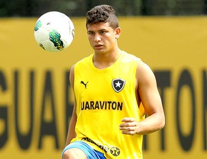 Elkeson no treino do Botafogo (Foto: Satiro Sodré / Agif)