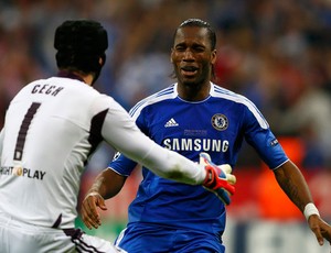 Drogba gol Chelsea (Foto: Reuters)