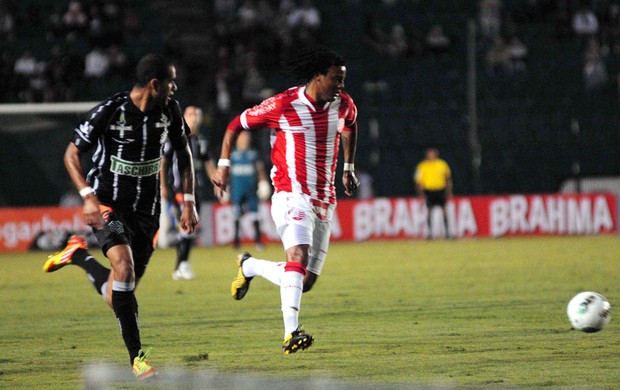 Ramon Náutico x Figueirense (Foto: Antônio Carlos Mafalda / Ag. Estado)