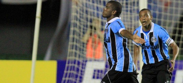 Fernando gol Grêmio (Foto: Felipe Oliveira / Ag. Estado)