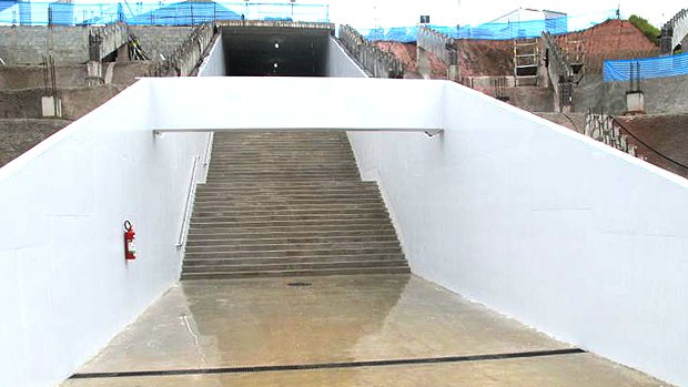 túnel para o gramado na Arena do Corinthians obras (Foto: Leandro Canônico / Globoesporte.com)