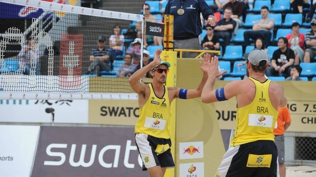 Alison e Emanuel Grand Slam de Pequim vôlei de praia (Foto: FIVB/Divulgação)