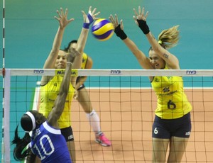 vôlei Fabiola e Thaisa Brasil x Venezuela pre olímpico (Foto: Alexandre Arruda / CBV)