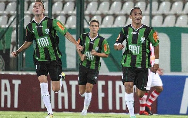 Bryan, lateral do América-MG (Foto: Assessoria do América-MG)