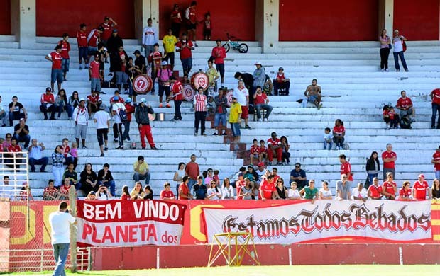 Torcida do Inter compareceu ao treino deste sábado (Foto: Divulgação/Inter)