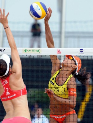 Juliana, vôlei de praia Xangai 2012 (Foto: FIVB / Divulgação)