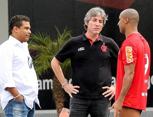 Assis Paulo Cesar Coutinho e Deivid treino Flamengo (Foto: Cezar Loureiro / Agência o Globo)