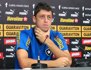 Felipe Menezes durante coletiva do Botafogo (Foto: Thales Soares / Globoesporte.com)