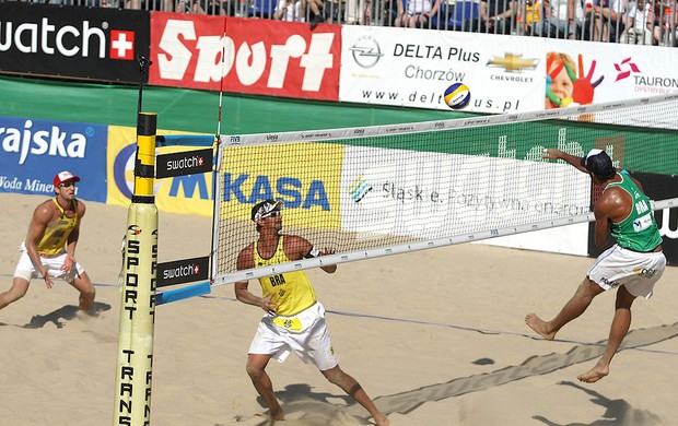 Ricardo, Pedro Cunha, Pedro Solberg volei de praia myslowice (Foto: Divulgação / FIVB)