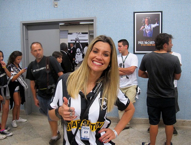 flavia alessandra engenhão botafogo e vasco (Foto: Thales Soares / Globoesporte.com)