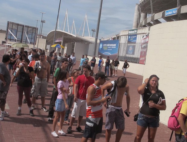 Fila ingressos final Taça Rio Engenhão - Botafogo (Foto: Andre Casado / Globoesporte.com)