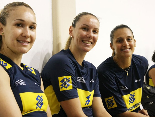 Fernandinha, Fabíola e Dani vôlei feminino (Foto: Alexandre Arruda/CBV)