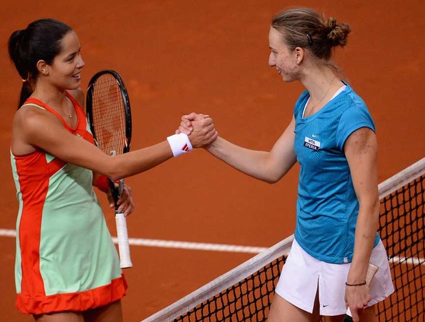 Ana Ivanovic tênis Mona Barthel Stuttgart estreia  (Foto: Getty Images)