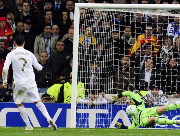 cristiano ronaldo neuer penaltis Real Madrid X Bayern munique (Foto: AFP)