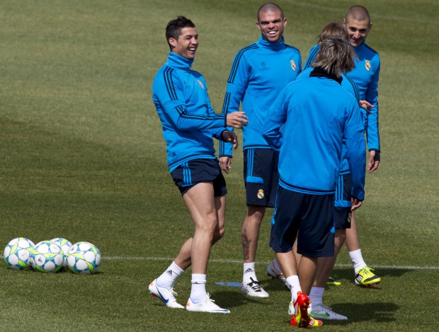 Cristiano Ronaldo treino Real Madrid (Foto: AP)