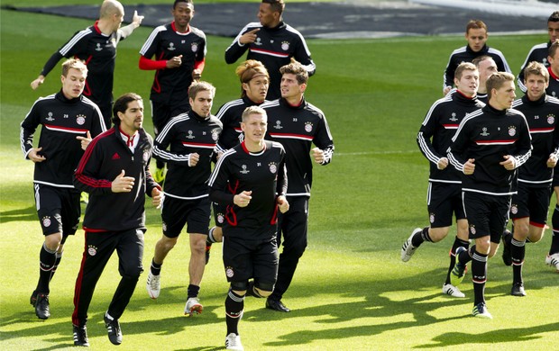 Treino do Bayern de Munique no Santiago Bernabéu (Foto: AP)