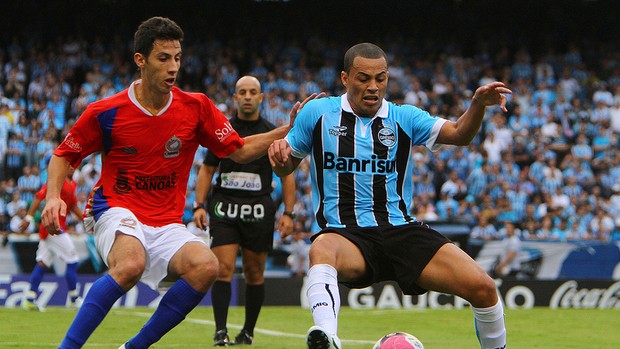 Léo Gago, volante do Grêmio, contra o Canoas (Foto: Lucas Uebel/Grêmio, Divulgação)