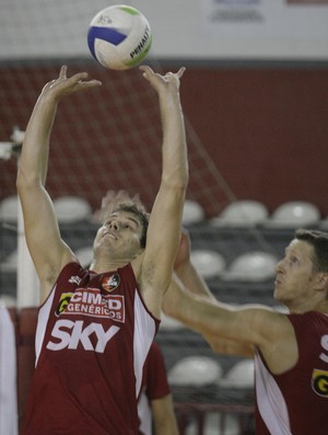 Levantador Bruninho no treino do Florianópolis (Foto: Hermínio Nunes/VIPCOMM )