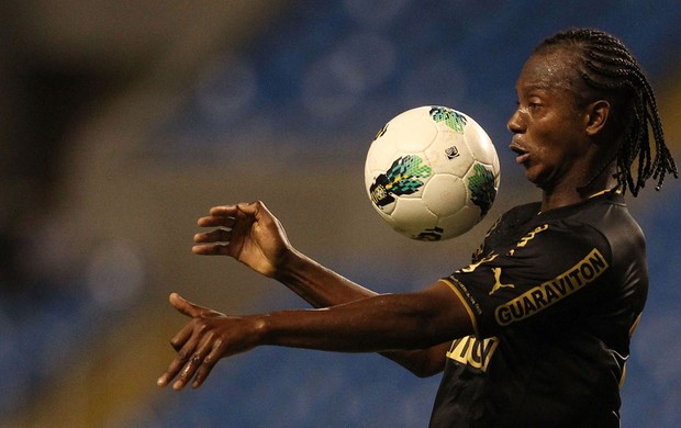 andrezinho botafogo x guarani (Foto: Fernando Soutello/AGIF)