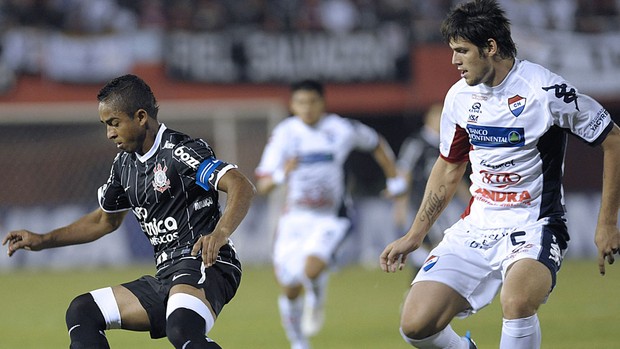 Jorge Henrique Corinthians Marcos Miers (Foto: AFP)