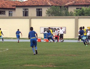 Loco Abreu treino botafogo (Foto: André Casado / Globoesporte.com)