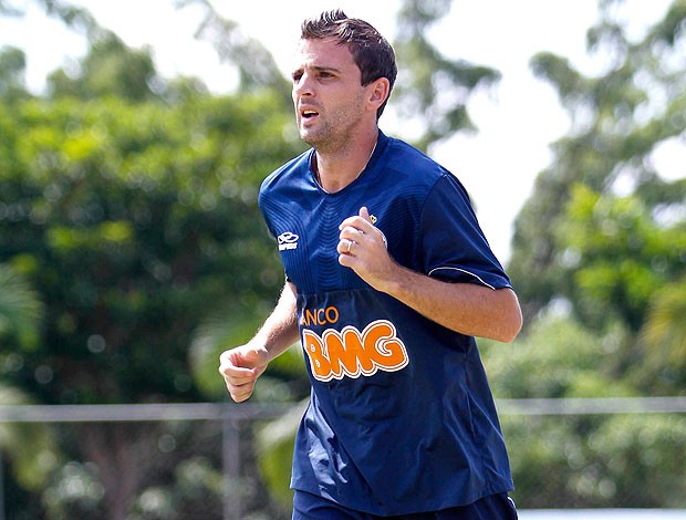 Montillo no treino do Cruzeiro (Foto: Washington Alves / Vipcomm)