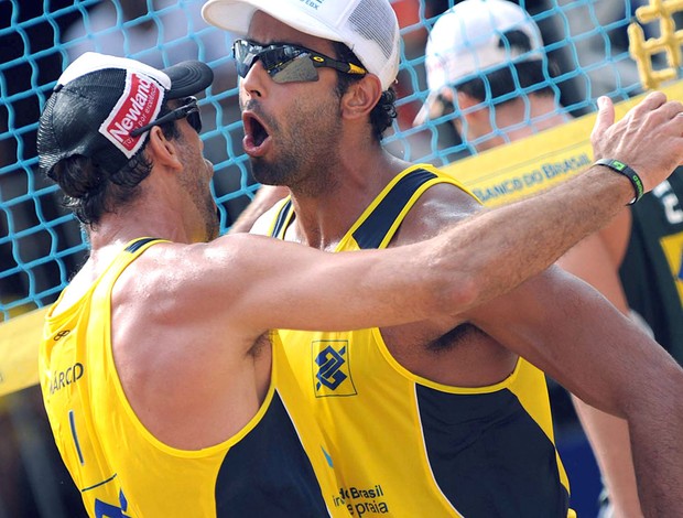 Márcio e Pedro Solberg vôlei de praia (Foto: Mauricio Kaye / CBV)