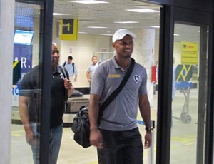 jefferson botafogo desembarque (Foto: Fred Huber/Globoesporte.com)