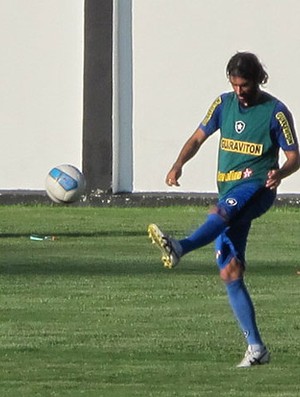 Loco Abreu treino Botafogo (Foto: Fred Huber / Globoesporte.com)