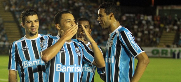 Léo Gago gol Grêmio (Foto: Sérgio Roberto / Ag. Estado)