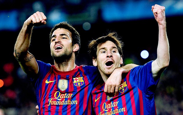 Messi e Fabregas comemoram gol do Barcelona contra o Milan (Foto: AP')