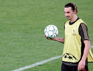 ibrahimovic milan (Foto: Reuters)