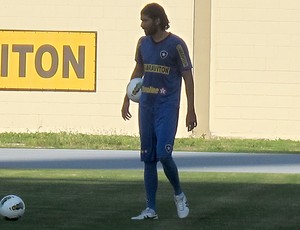 Loco Abreu treino Botafogo (Foto: André Casado / Globoesporte.com)