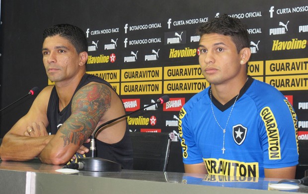 renato elkeson botafogo   (Foto: André Casado / GLOBOESPORTE.COM)