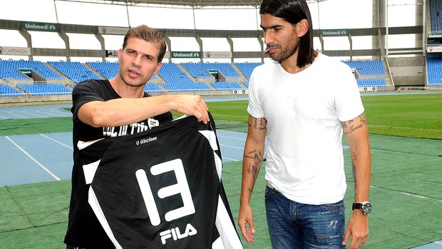 Loco Abreu e Tulio Maravilha no Botafogo (Foto: André Durão / GLOBOESPORTE.COM)