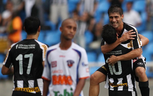 Felype Gabriel gol Botafogo (Foto: Fernando Soutello / AGIF)