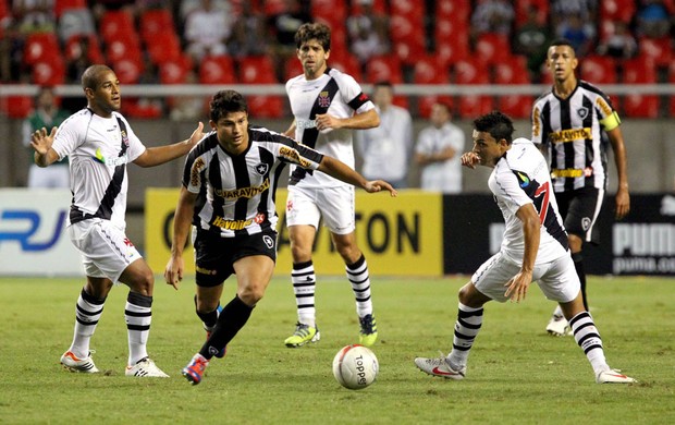 elkeson botafogo x vasco (Foto: Cezar Loureiro/Globo)