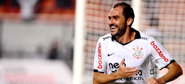 danilo corinthians x cruz azul (Foto: Marcos Ribolli/GLOBOESPORTE.COM)