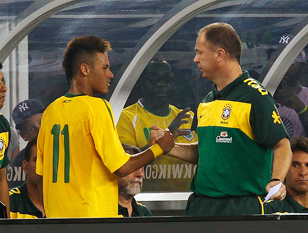 mano menezes neymar brasil (Foto: agência Reuters)