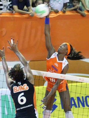 hooker Osasco x são bernardo (Foto: Alexandre Arruda/CBV)