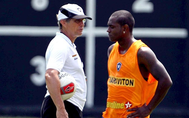 Jobson e Oswaldo de Oliveira no treino do Botafogo (Foto: Jorge Wiliam / Agência O Globo)