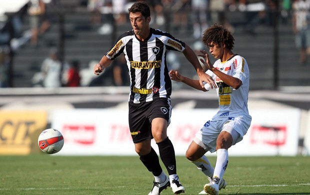 felipe menezes botafogo x volta redonda (Foto: Satiro Sodré/Agif)