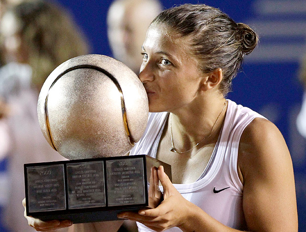 Sara Errani tênis Acapulco final troféu (Foto: Reuters)