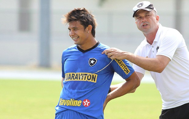 Elkeson no treino do Botafogo (Foto: Paulo Nicolella / Ag. O Globo)