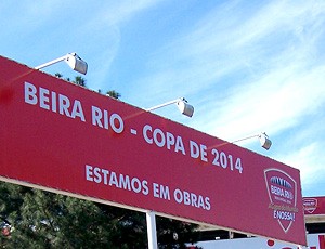 painel obras estádio beira rio internacional (Foto: Alexandre Alliatii / Globoesporte.com)