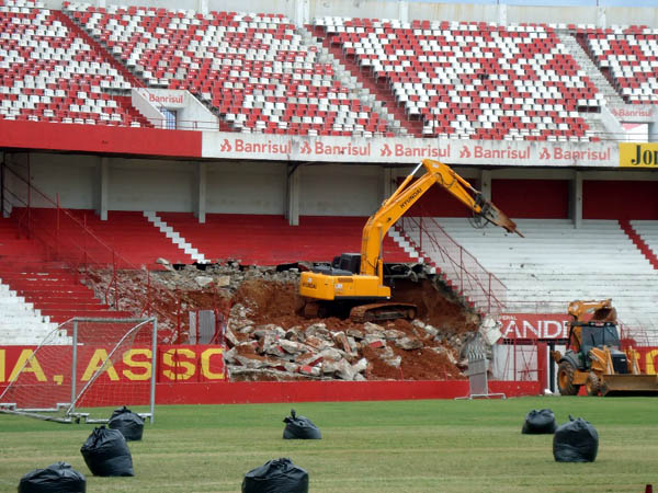 Obras no Beira-Rio estão paradas há 50 dias (Foto: Divulgação)