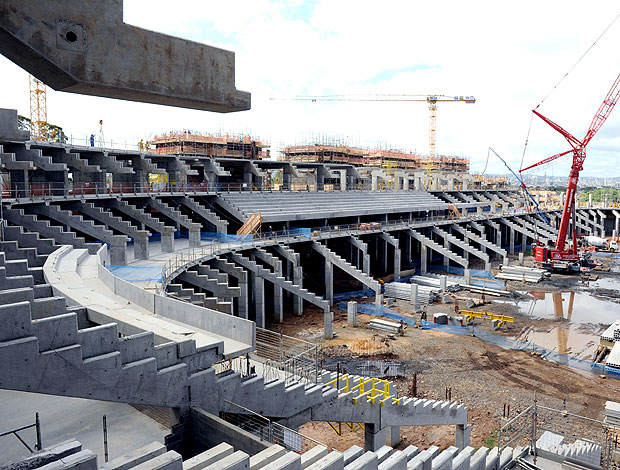 obras na Arena do Grêmio para a Copa 2014 (Foto: Edu Andrade / Ag. Estado)